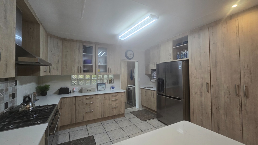 4 Bedroom Property for Sale in Safari Gardens North West